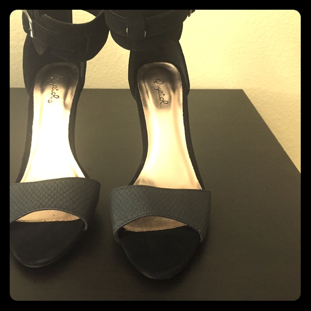 Qupid heels w/ ankle cuff buckle size 8.5